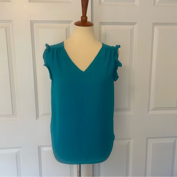 Versona “2 for 1” Turquoise and White Layered Sleeveless Blouses - Picture 2 of 7